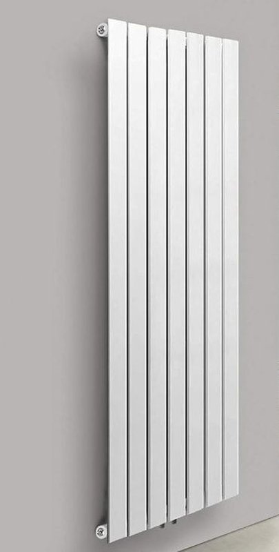vertikalne-radiator-stredove-pripojenie-1600-x-528-x-52-mm