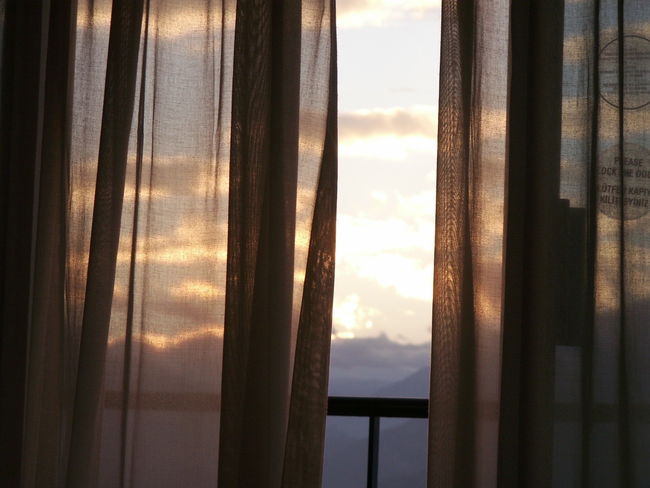 balcony-252694_1280